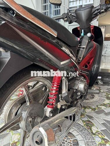 Yamaha Sirius Đỏ đen Zin