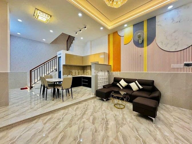 Cần bán gấp nhà Lê Văn Lương. Tân Phong. Quận 7. Giá 3 tỷ 990.