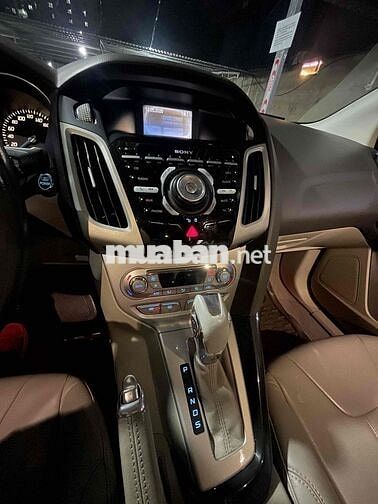 Ford Titanium Xám Tự động