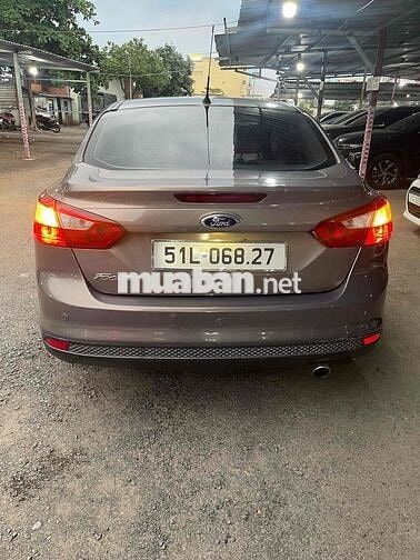 Ford Titanium Xám Tự động