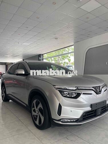 Xe điện Vinfast VF8 Eco 2023 Xám