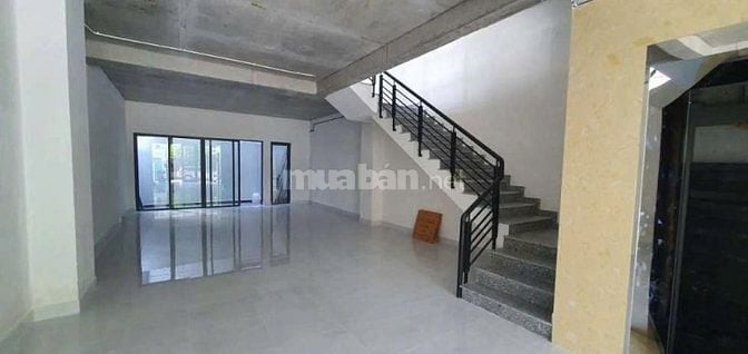 BÁN CĂN MẶT TIỀN KHU THẢO ĐIỀN QUẬN 2 ĐANG CHO THUÊ 9000USD