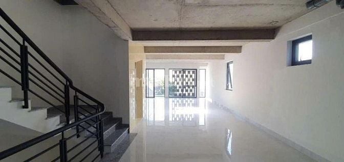 BÁN CĂN MẶT TIỀN KHU THẢO ĐIỀN QUẬN 2 ĐANG CHO THUÊ 9000USD