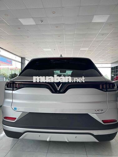 Xe điện Vinfast VF8 Eco 2023 Xám