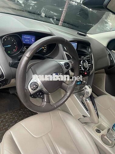 Ford Titanium Xám Tự động