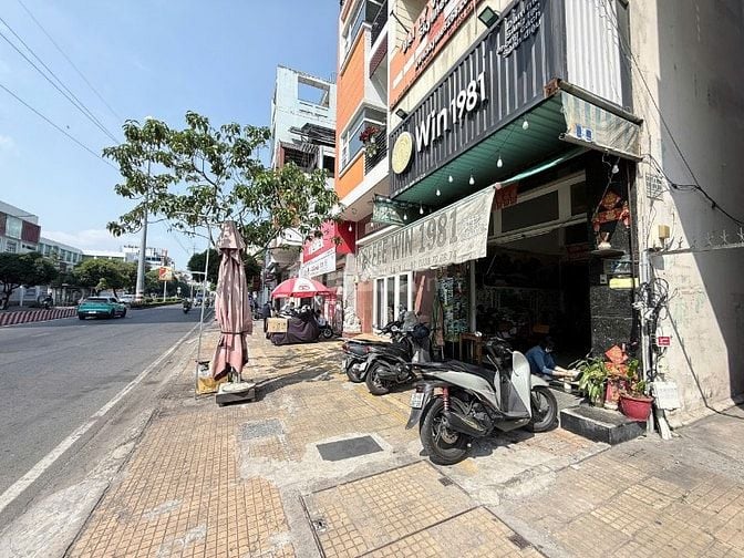 Cần Bán Gấp Mặt Tiền Lạc Long Quân P.5 Quận 11, Vị Trí Đẹp