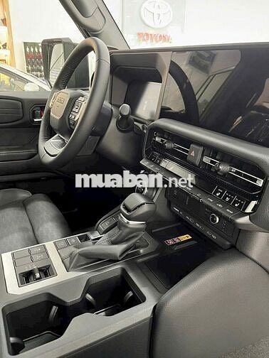 Toyota Land Prado màu Đen