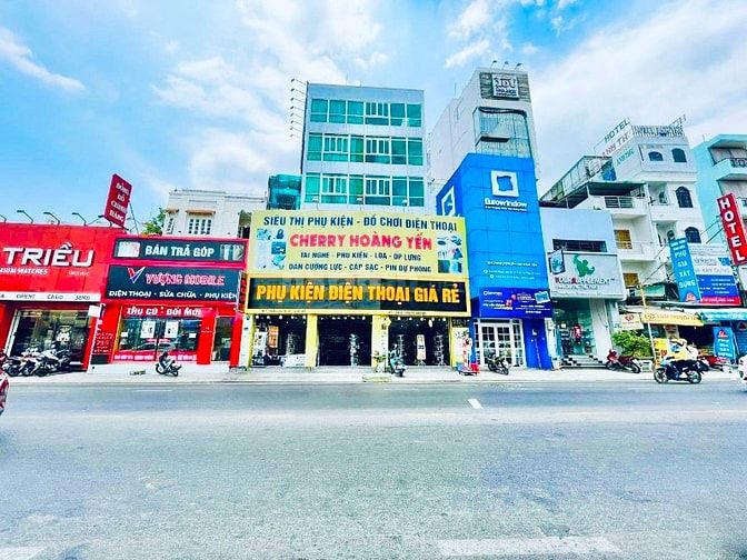Cho thuê mặt bằng Mặt Tiền VIP ngang 13.5m  Phan Văn Trị, P.7,Gò Vấp