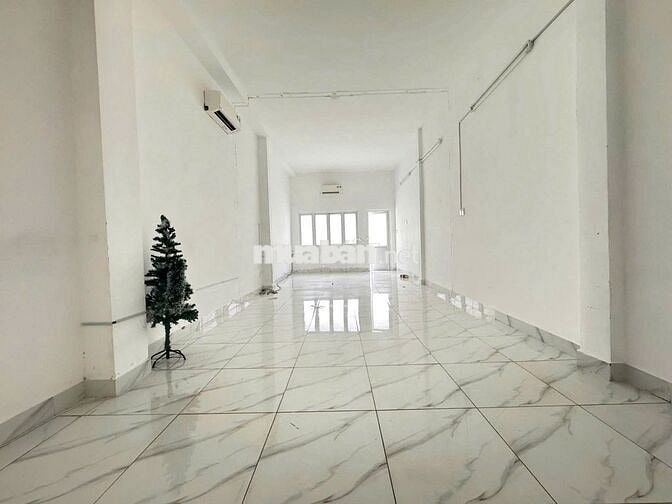 Cho thuê nhà MT 123 Huỳnh Văn Bánh - 4X17m- 2 Lầu