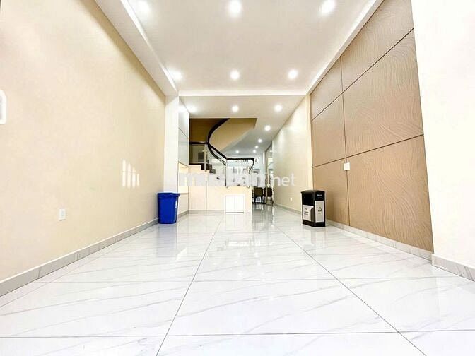Cho thuê nhà MT 123 Huỳnh Văn Bánh - 4X17m- 2 Lầu