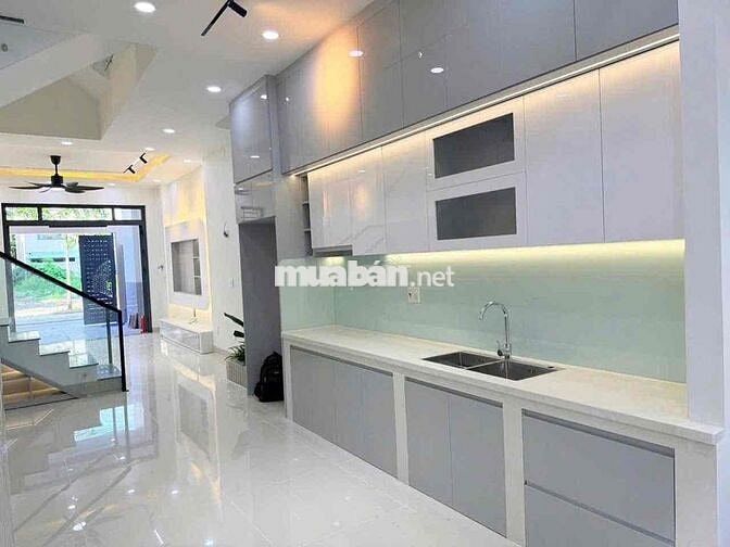 Bán nhà 3 tầng gần trường Somg Ngữ Lạc Hồng - Biên Hoà