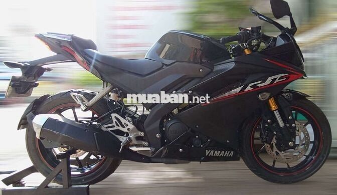 Yamaha R15 màu Đen