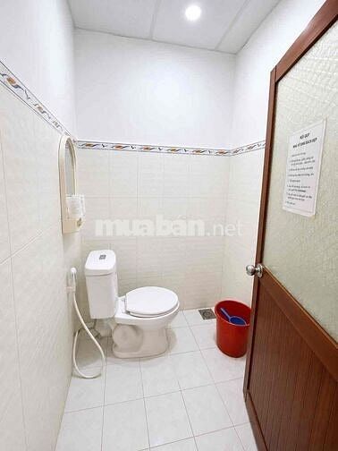 Cho thuê phòng Trọ BAN CÔNG Full nội thất, ngay Metro, Cầu vượt