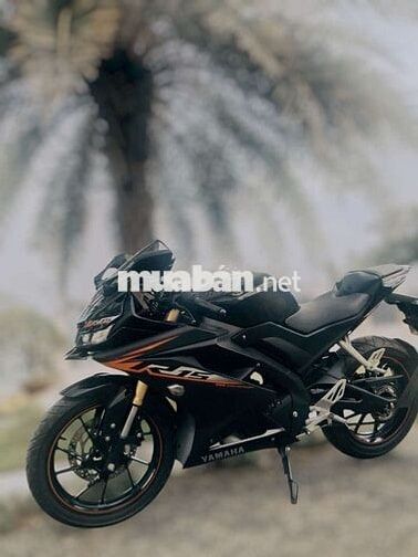 Yamaha R15 màu Đen