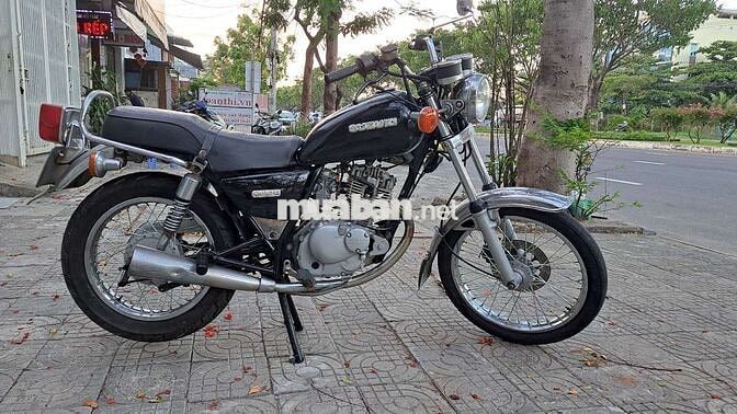 Suzuki GN màu Đen