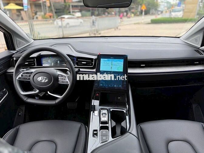 Hyundai Custin 2026 Đặc biệt Đen