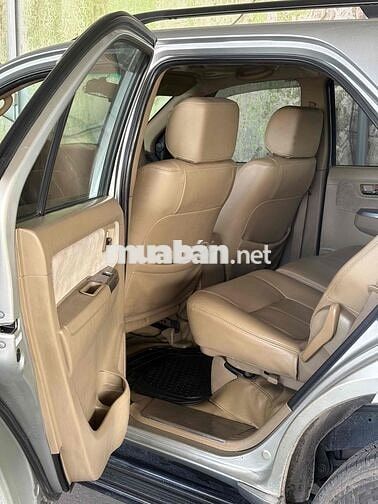 Toyota Fortuner máy dầu 2010
