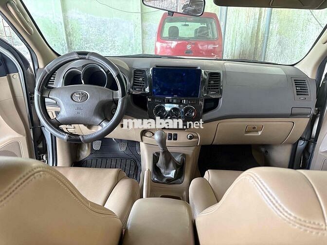 Toyota Fortuner máy dầu 2010