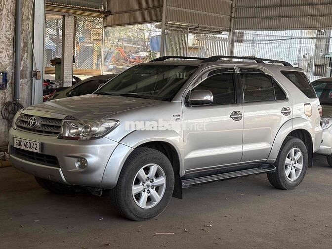 Toyota Fortuner máy dầu 2010