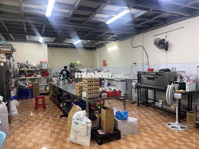 SANG TIỆM BÁNH KEM  NGAY HÀ HUY GIÁP Q12