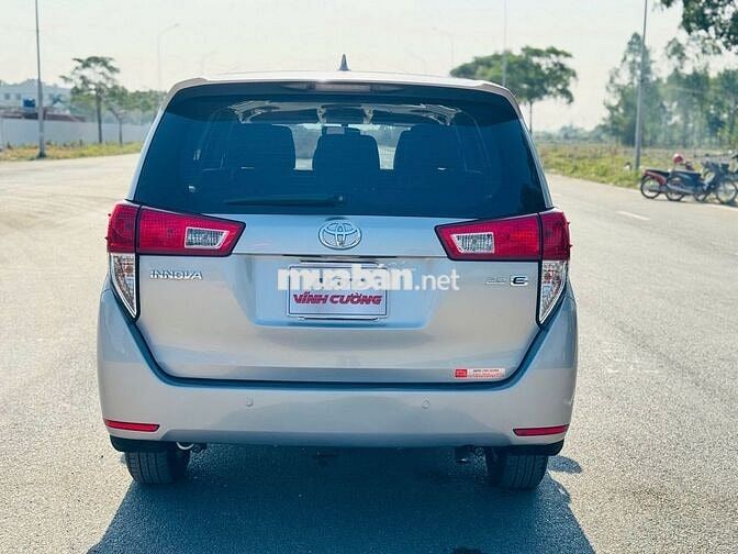 Toyota Innova 2018 2.0E MT Bạc