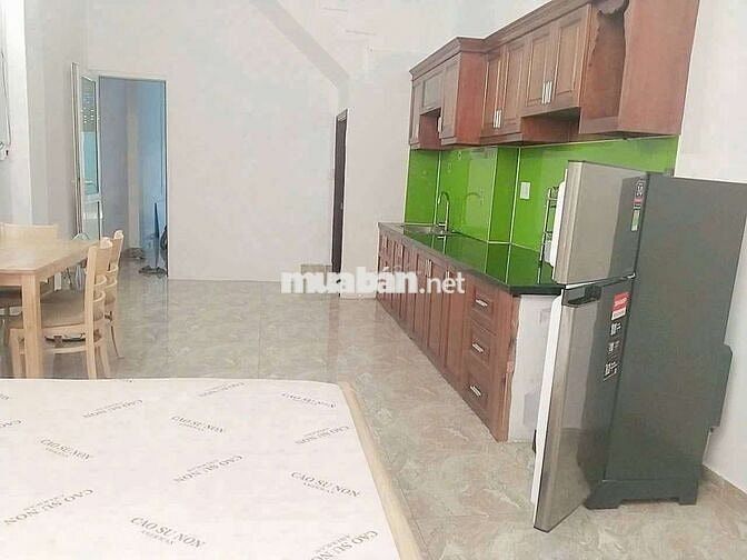 phòng rộng full nội thất giá còn TL 