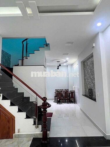 Nhà nguyên căn còn mới hẻm xe hơi Kho C nhà bè