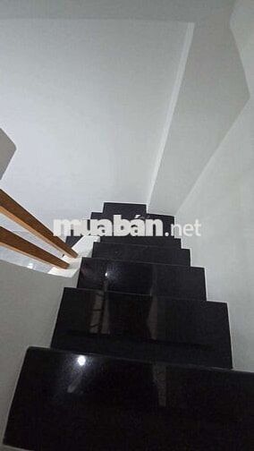 NHÀ TRẦN HƯNG ĐẠO, P.PHẠM NGŨ LÃO, QUẬN 1
