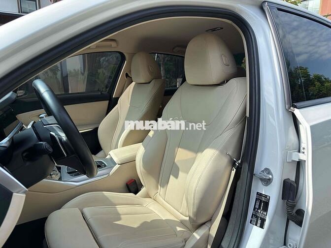 BMW 320i 2020 Trắng 21.000 km