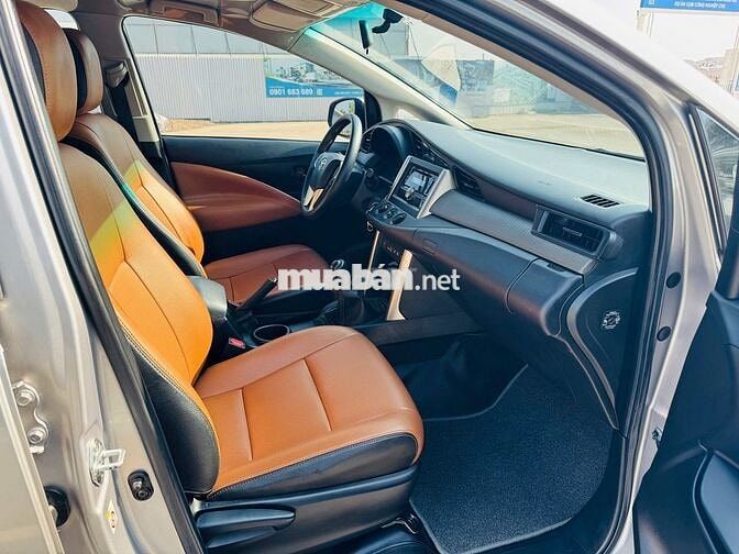 Toyota Innova 2018 2.0E MT Bạc