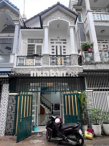 Nhà nguyên căn còn mới hẻm xe hơi Kho C nhà bè