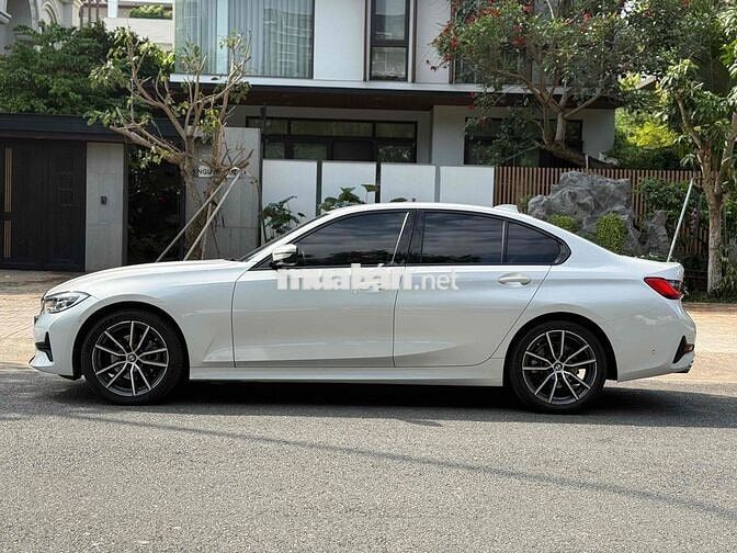 BMW 320i 2020 Trắng 21.000 km