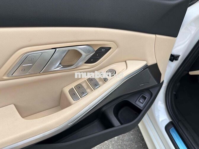 BMW 320i 2020 Trắng 21.000 km