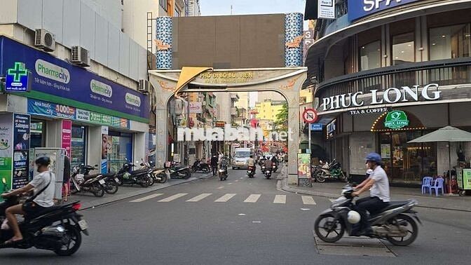 NHÀ TRẦN HƯNG ĐẠO, P.PHẠM NGŨ LÃO, QUẬN 1