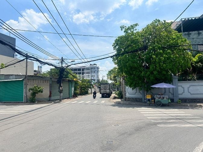 Cho thuê kho 200m2 (10x20) 2 mặt tiền trước sau 