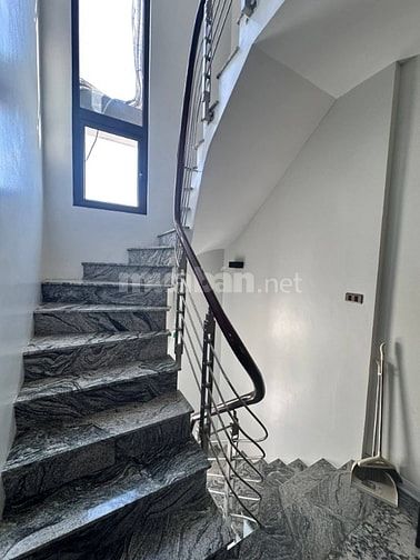 Bán Nhà Mặt Phố KD Trung Phụng, Đống Đa 98m, 9 tầng, mt 6.3m, 93 tỷ