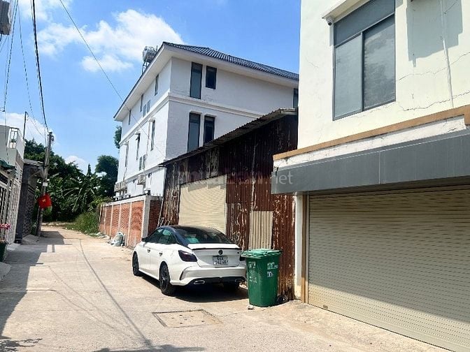 Cho thuê kho 200m2 (10x20) 2 mặt tiền trước sau 