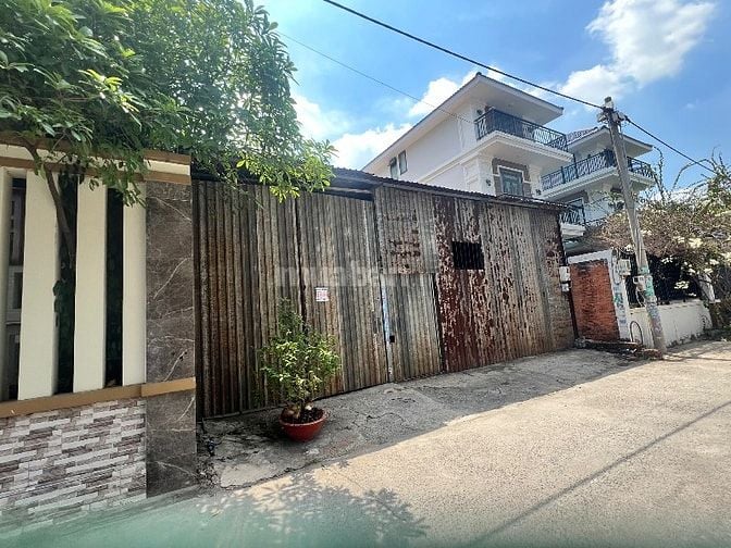 Cho thuê kho 200m2 (10x20) 2 mặt tiền trước sau 