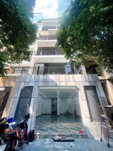 Cho thuê nhà mặt phố Nguyễn Trãi: 100m2, 5 tầng, MT 5m, nhà mới đẹp