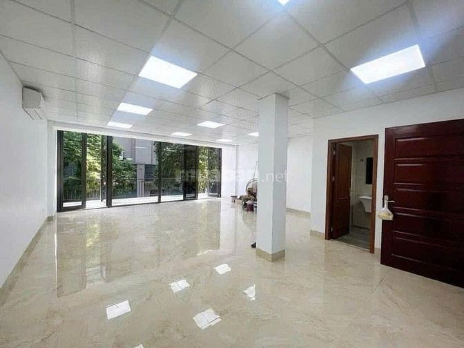 Cho thuê nhà mặt phố Nguyễn Trãi: 100m2, 5 tầng, MT 5m, nhà mới đẹp