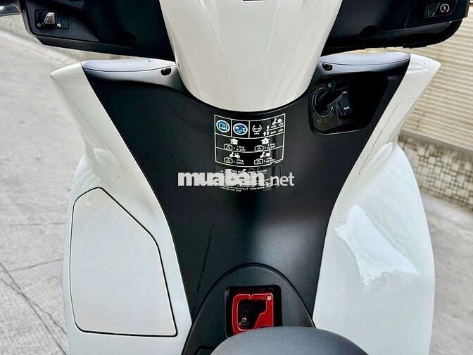 Honda SH125 ABS 2025 Trắng đen 6k km