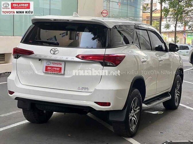 Toyota Fortuner 2023 2.4 MT Trắng