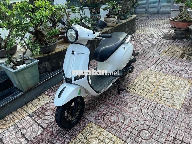 Bán xe Vespa RomaSX 2024 Trắng,Bstp chính chủ
