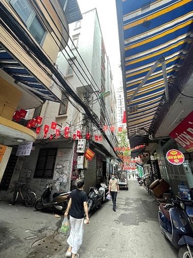 Bán nhà 5T 3 mặt ngõ ô tô sát phố Xuân Thuỷ . DT 50/70m2 cho thuê KD