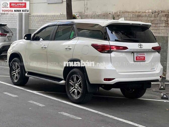 Toyota Fortuner 2023 2.4 MT Trắng