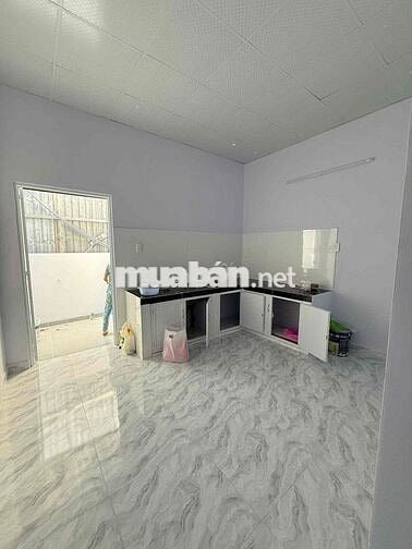 NHÀ GẦN CAY XĂNG 61. 1/ phan van hớn. 4pn 4wc . đường 7m