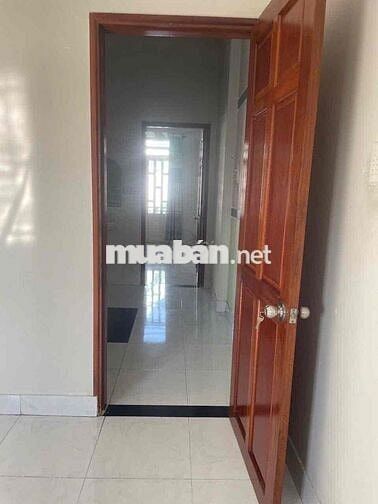 NHÀ GẦN CAY XĂNG 61. 1/ phan van hớn. 4pn 4wc . đường 7m