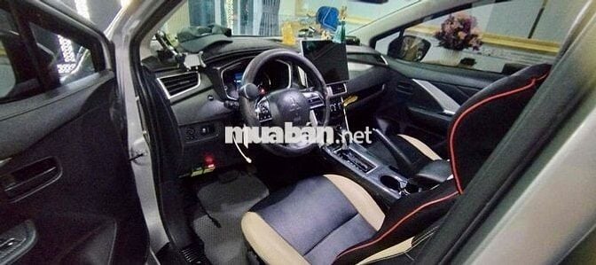 Mitsubishi Xpander 7 chỗ Bạc
