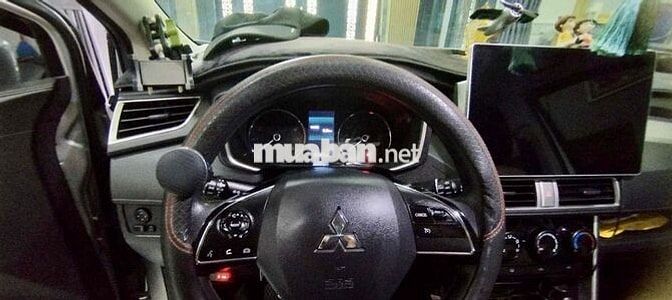 Mitsubishi Xpander 7 chỗ Bạc