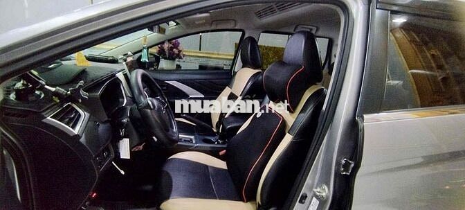 Mitsubishi Xpander 7 chỗ Bạc